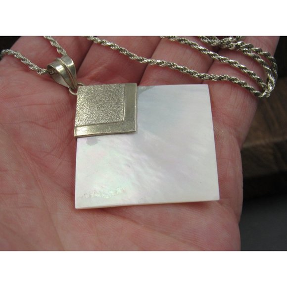 24" Sterling Silver Diamond Shape White Shell Pendant Necklace Vintage - Picture 3 of 7